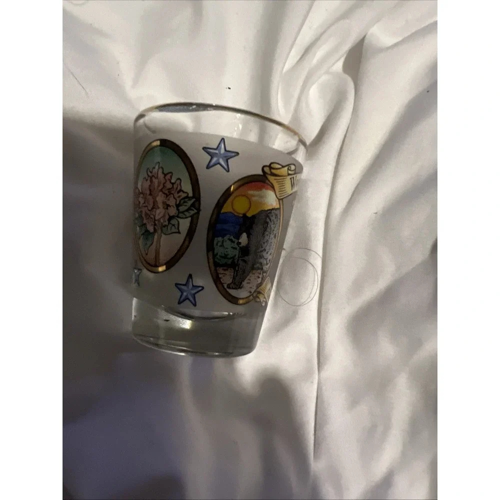 Vintage‎ Shot Glass- Souvenir of Williamsburg -Virginia's Colonial Capitol